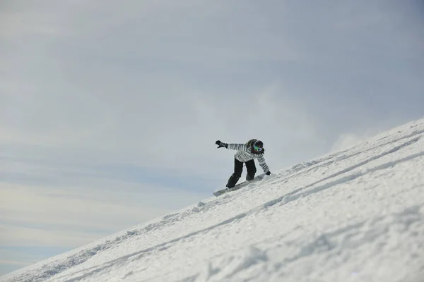 Snowboard Frau Rast Bei Winterwetter Und Sonnigem Tag Abfahrt Und — Stockfoto