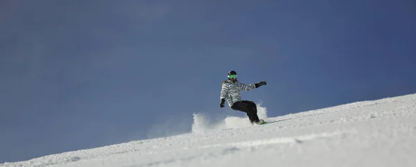 Snowboard Mulher Corrida Declive Freeride Neve Temporada Inverno Dia Ensolarado — Fotografia de Stock