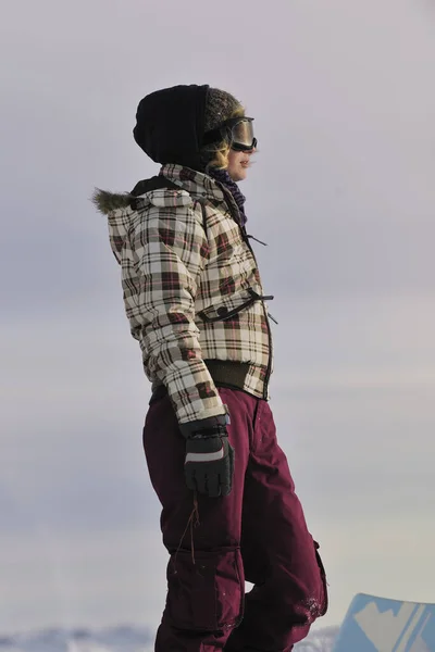 Joyeuse Jeune Femme Soleil Par Une Journée Ensoleillée Hiver — Photo