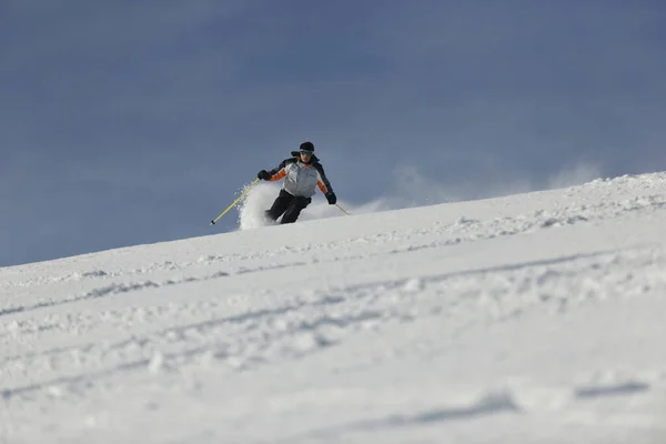 Skieur Free Ride Descente Saison Hiver Par Belle Journée Ensoleillée — Photo