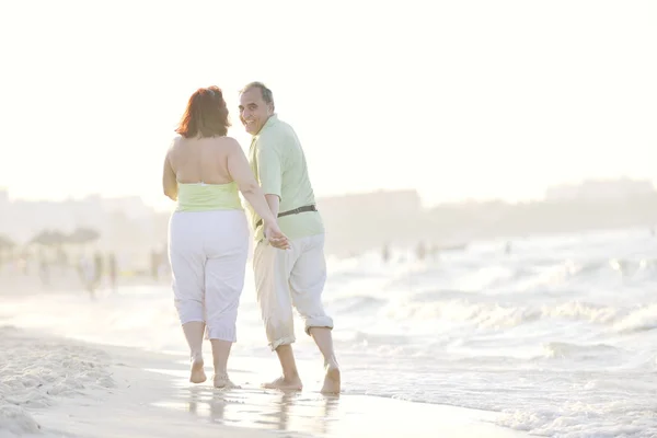 Happy Senior Äldre Äldre Människor Par Har Romantisk Tid Stranden — Stockfoto