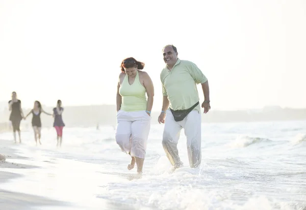 Happy Senior Äldre Äldre Människor Par Har Romantisk Tid Stranden — Stockfoto