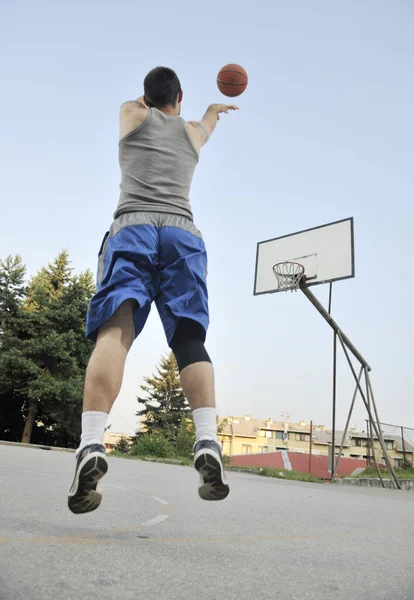 Basketbalista Trénuje Pózuje Pro Basketbalový Sportovní Koncept — Stock fotografie