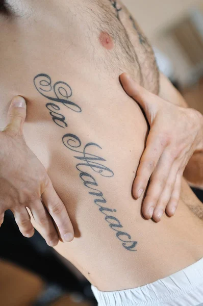 Sex Machine Tattoo Knappe Man Maag — Stockfoto