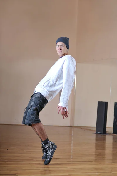 Jeune Homme Exécutant Break Dance Studio Danse — Photo
