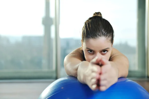 Ejercicio Mujer Fitness Obtener Buena Forma Forma Gimnasio Club Deportivo —  Fotos de Stock