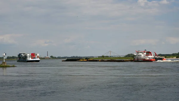 Fartyg Waalen Nederländerna — Stockfoto