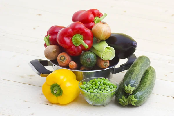 Legumes Frescos Uma Panela Cozinha — Fotografia de Stock