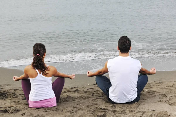 Young Couple People Meditating Yoga Lotus Position Early Morning Beach — Stock Photo, Image