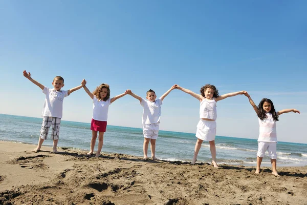 Grupa Szczęśliwe Dziecko Plaży Zabawy Gry — Zdjęcie stockowe