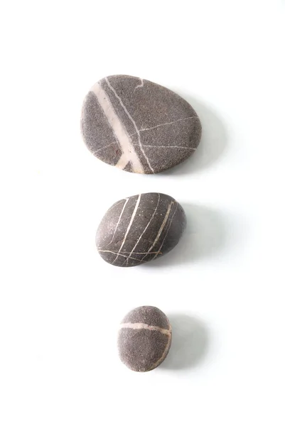 Piedras Zen Con Reflexión Aislada —  Fotos de Stock