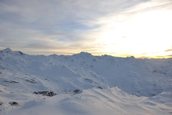 Berg Sneeuw Verse Zonsondergang Ski Oord Frankrijk Val Thorens — Stockfoto