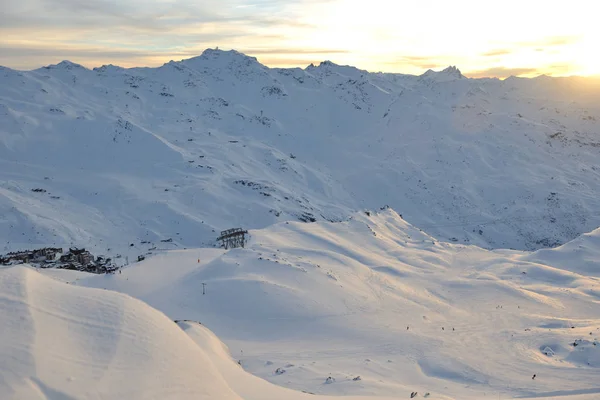 Gebirgsschnee Frischer Sonnenuntergang Skigebiet Frankreich Val Thorens — Stockfoto