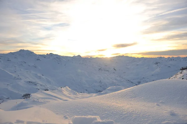 Berg Sneeuw Verse Zonsondergang Ski Oord Frankrijk Val Thorens — Stockfoto