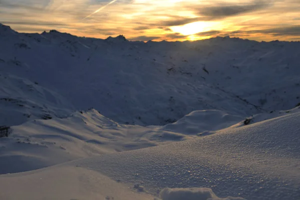 Berg Sneeuw Verse Zonsondergang Ski Oord Frankrijk Val Thorens — Stockfoto