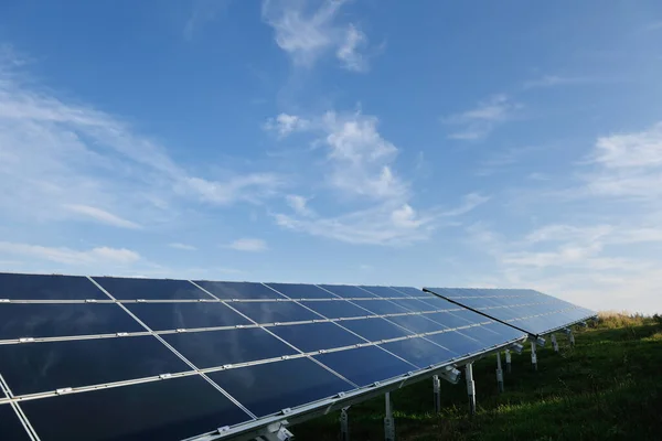 Güneş Paneli Yenilenebilir Eko Enerji Alanı — Stok fotoğraf