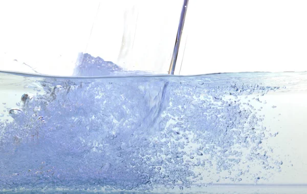 Blauwe Water Zeepbel Witte Achtergrond — Stockfoto