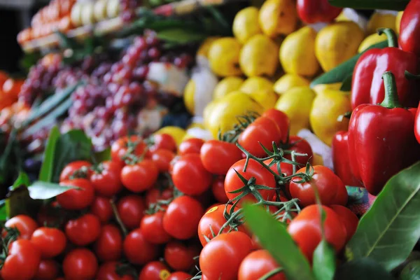 Fresh Healthy Organic Food Fruits Vegetables Market — Stock Photo, Image