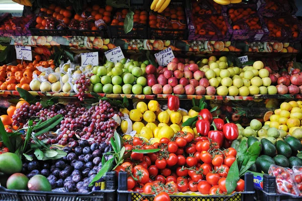 Fresh Healthy Organic Food Fruits Vegetables Market — Stock Photo, Image
