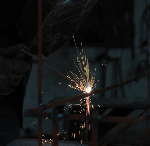 Trabalhador Máquina Solda Indústria Dura Empresatrabalhador Máquina Solda Indústria Dura — Fotografia de Stock