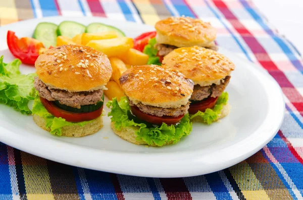 Talíř Chutnými Mini Burgery — Stock fotografie