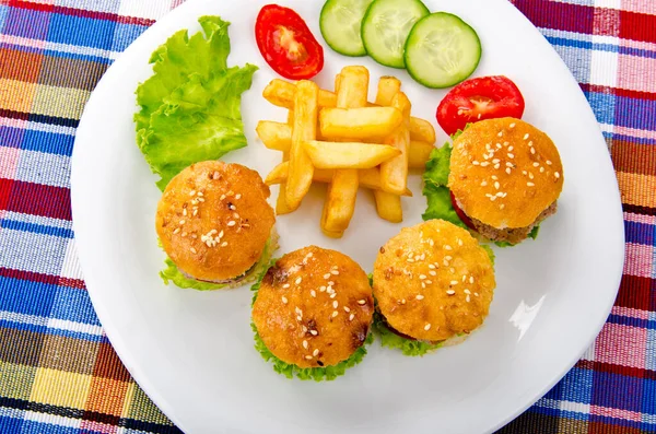 Hamburguesas Con Papas Fritas Plato — Foto de Stock