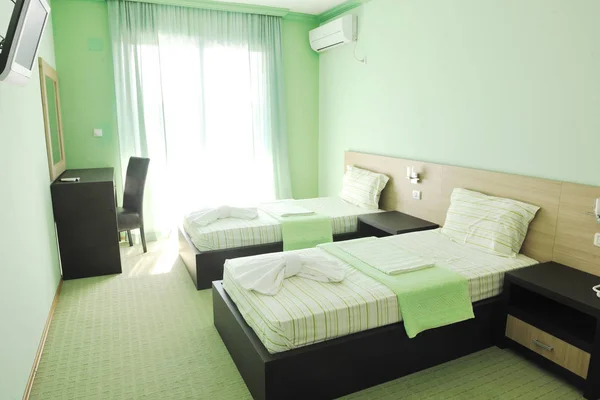 室内空气新鲜洁净的酒店房间 — 图库照片