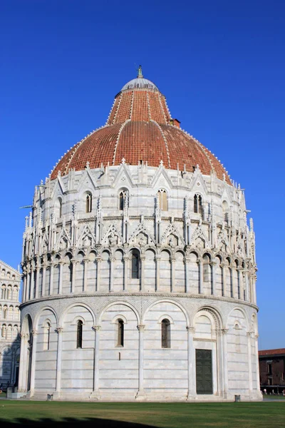 Pisa Talya Daki Eğik Kule Katedralde Vaftiz Töreni — Stok fotoğraf