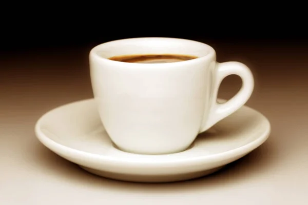 Tasse Kaffee Auf Schwarzem Hintergrund — Stockfoto