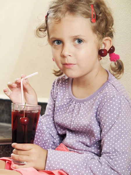 Girl Cocktail Daytime — Stock Photo, Image