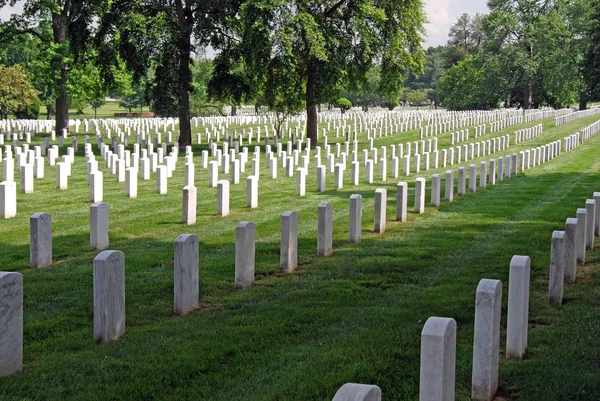 Una Larga Larga Fila Piedras Tumbas Cementerio — Foto de Stock