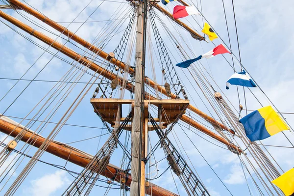 Mast Van Een Oud Zeilschip — Stockfoto