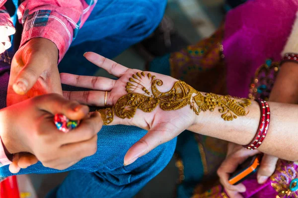 ヒンドゥ祭の手を閉じて — ストック写真