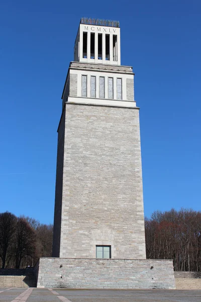魏玛附近的Buchenwald纪念塔 — 图库照片