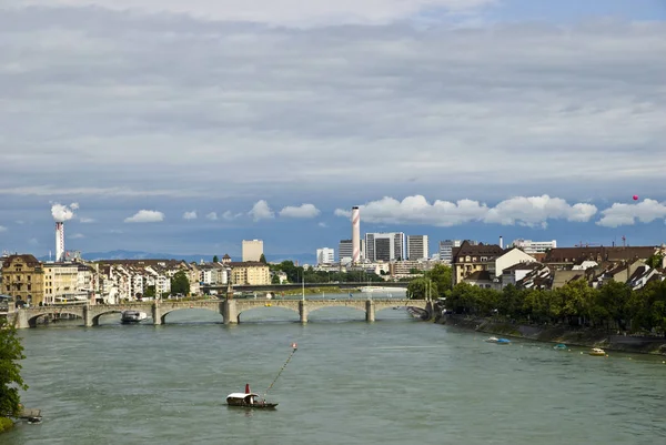 Basel Sviçre Nin Kuzeybatısında Ren Nehri Nde Bir Şehirdir — Stok fotoğraf