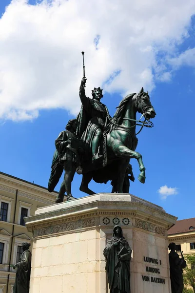 Król Ludwig Pierwszy Bawarii Posąg Monachium Przy Odeonsplatz — Zdjęcie stockowe