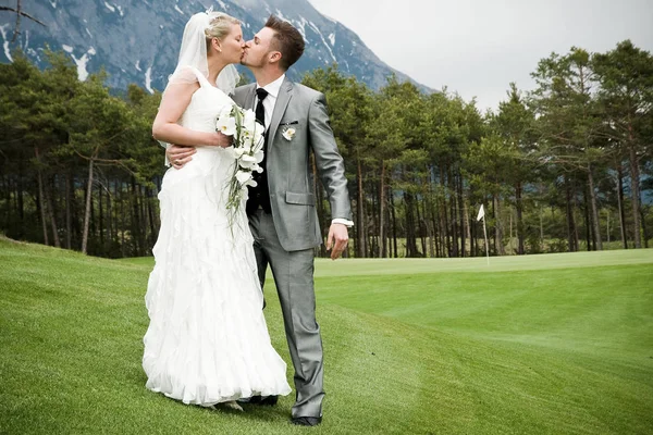 Pretty Bride Groom Celebrating Wedding — Stock Photo, Image