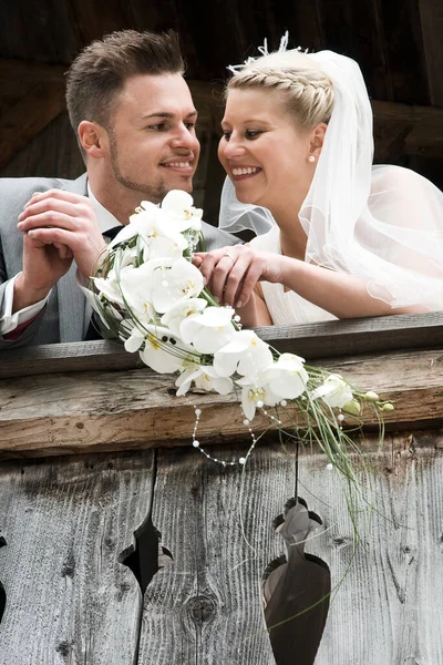 Bella Sposa Sposo Che Celebra Loro Matrimonio — Foto Stock