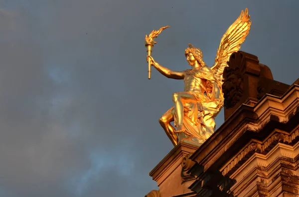 Dresden Estatuas Oro Academia Estatal Artes Blidende —  Fotos de Stock