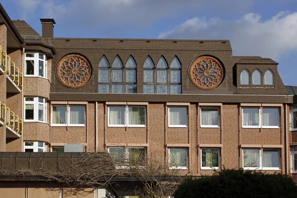 Casa Retiro Con Iglesia Hameln — Foto de Stock