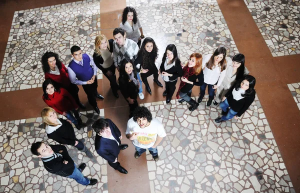 Feliz Jovem Grupo Estudantes Posando Escola Universitária Aulas Indoor — Fotografia de Stock