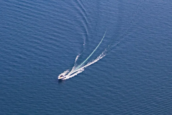 Barco Motor Toda Velocidade Água — Fotografia de Stock