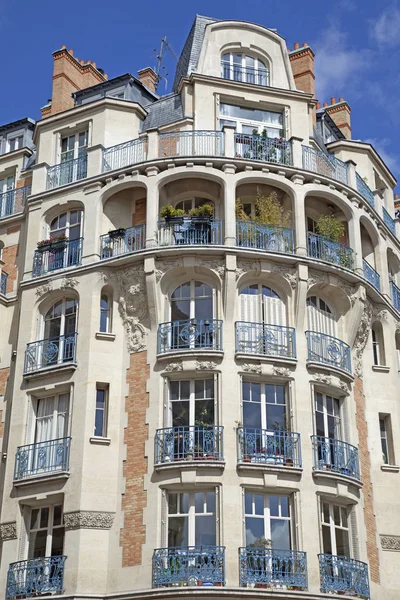Gebouw Van Een Traditioneel Appartementencomplex Parijs Frankrijk — Stockfoto