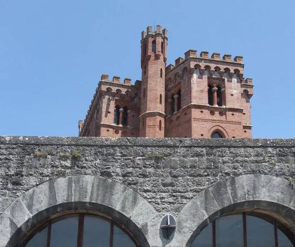 Detalhe Arquitetônico Castelo Brolio Perto Gaiole Chianti Localizado Região Italiana — Fotografia de Stock