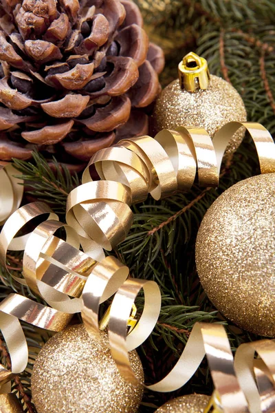 Ornamenti Dell Albero Natale Festivo Con Palle Natale Uno Sfondo — Foto Stock