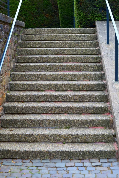 Schritte Auf Einem Fußweg Saarburg Rheinland Pfalz Deutschland Sommer — Stockfoto