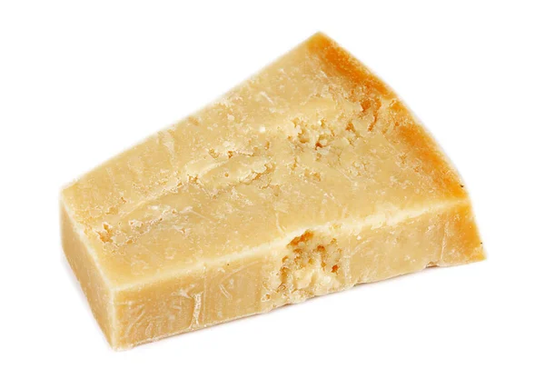 Yaşlı Izole Dilimlenmiş Peynir Beyaz Zemin Üzerine — Stok fotoğraf