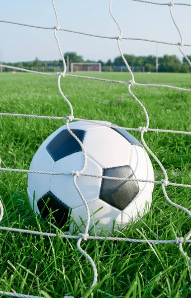 Pelota Fútbol Yacía Sobre Hierba Verde Concepto Deporte —  Fotos de Stock