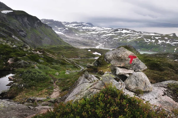 Cairn Red Way Marker Hardangervidda — Fotografia de Stock