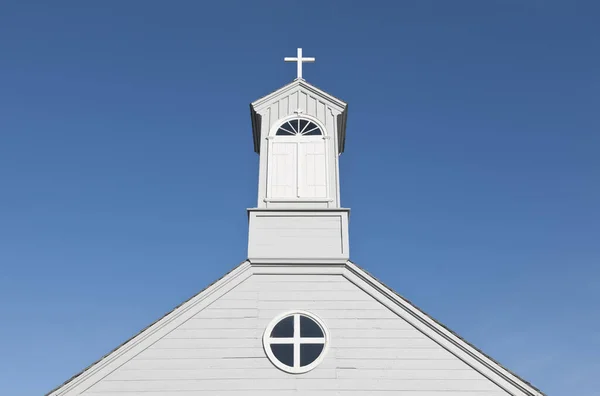 Altmodische Landkirche Einem Klaren Sonnigen Tag — Stockfoto